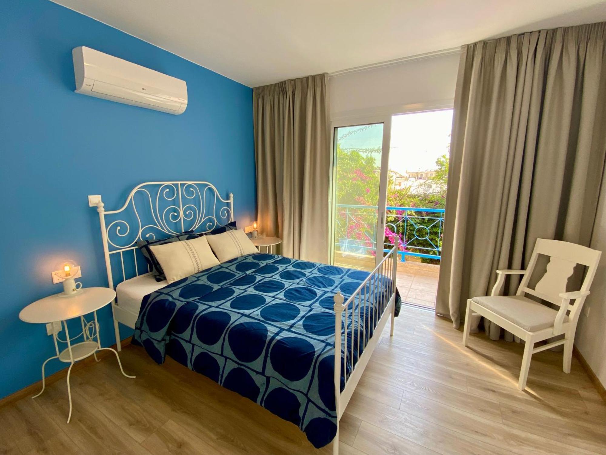 Seaside Sun Kissed House With Pool In Tourist Area Holiday home