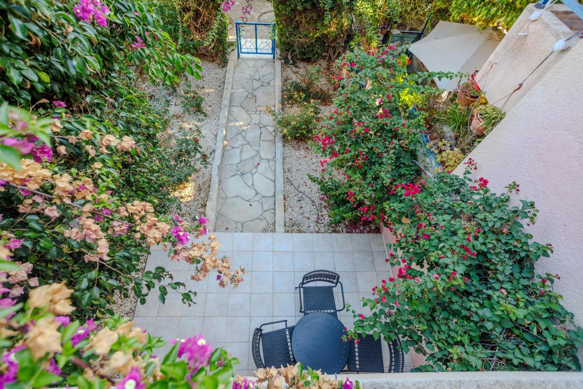 Seaside Sun Kissed House With Pool In Tourist Area Hébergement de vacances