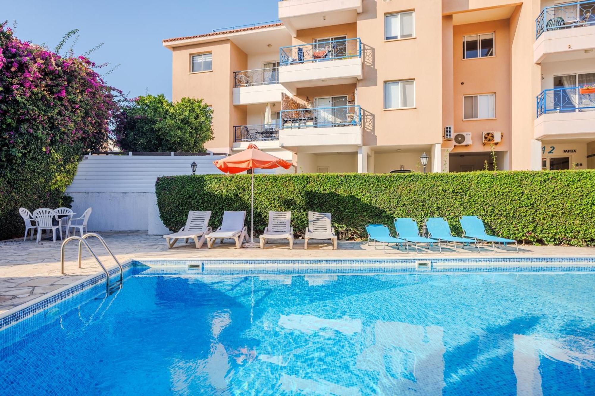 Seaside Sun Kissed House With Pool In Tourist Area *