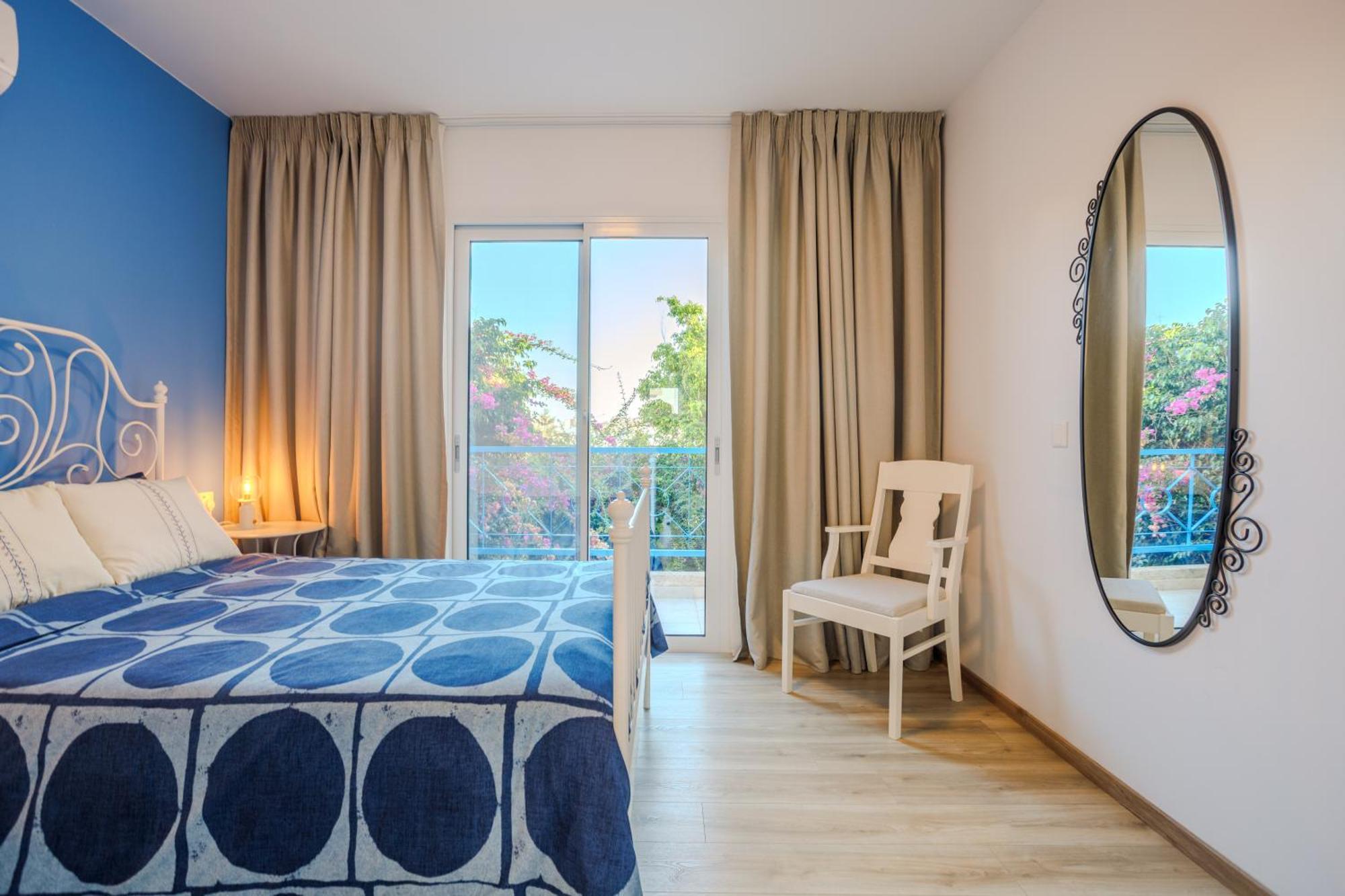 Seaside Sun Kissed House With Pool In Tourist Area Holiday home