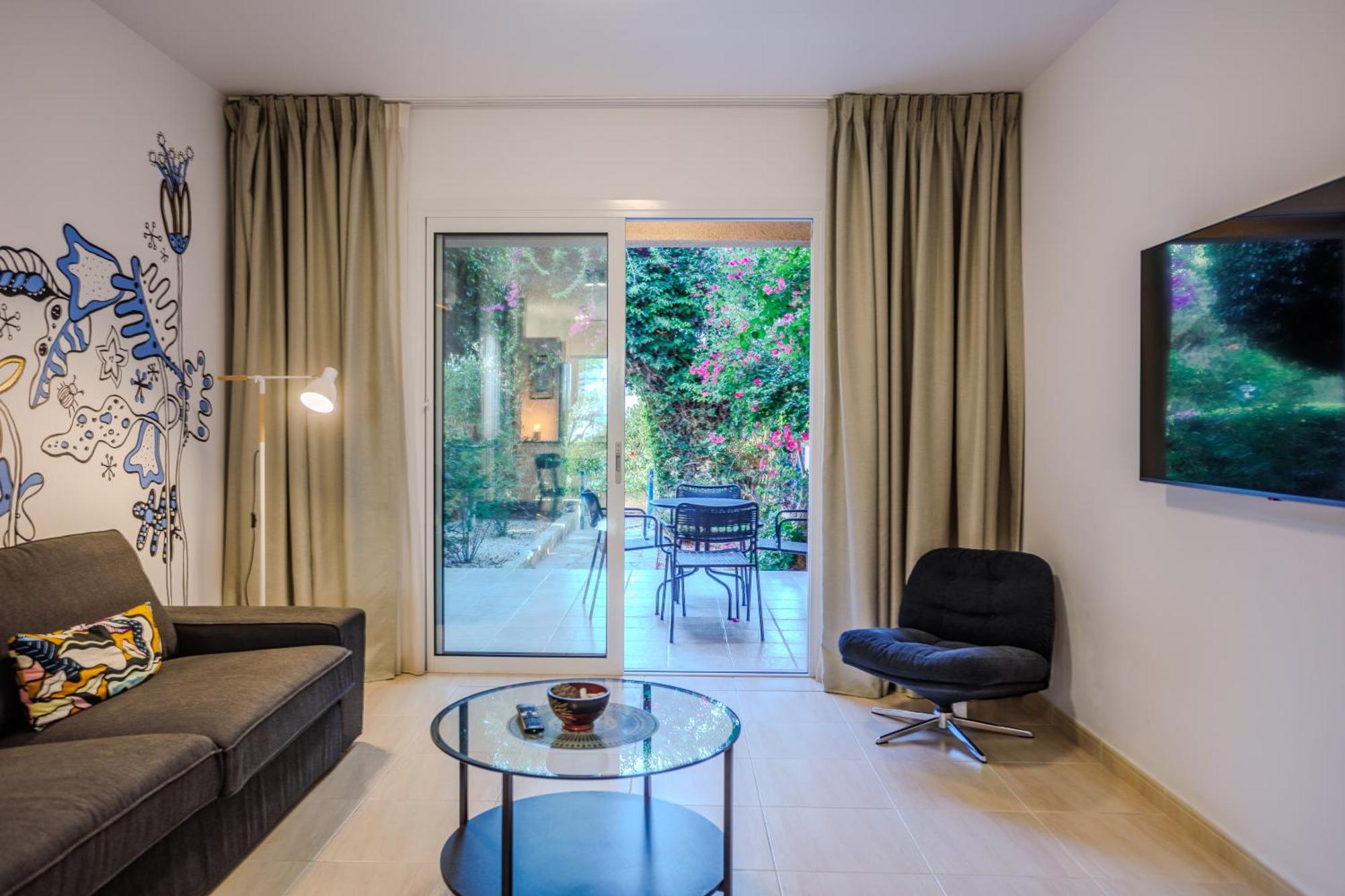 Seaside Sun Kissed House With Pool In Tourist Area * Paphos