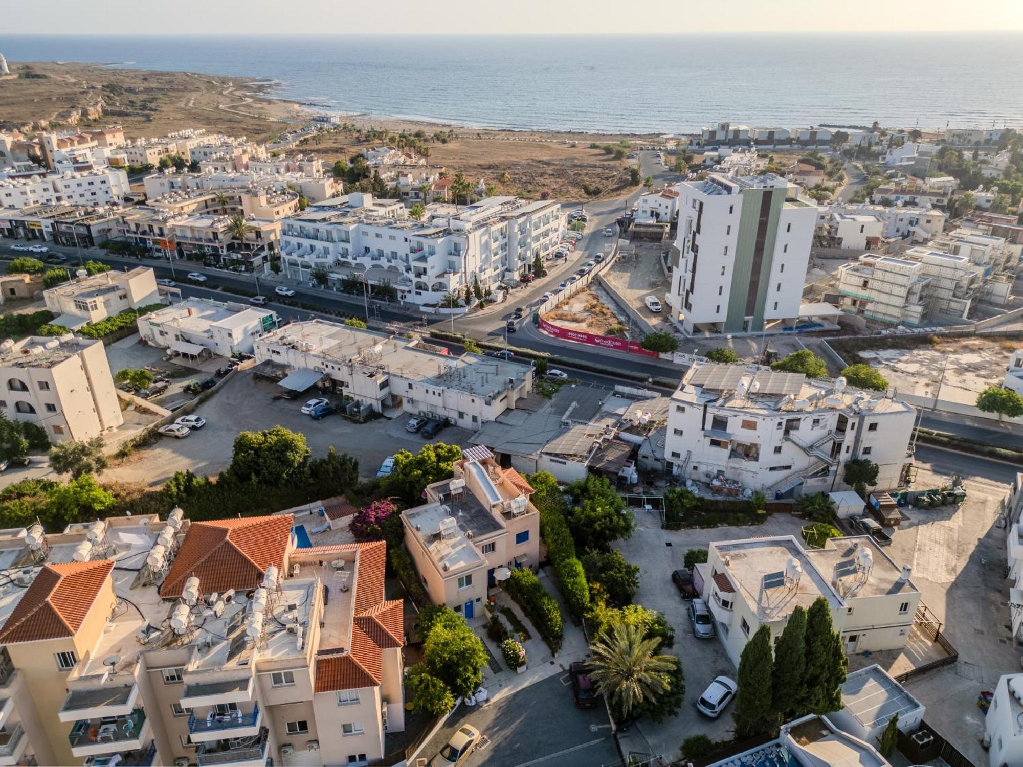 Hébergement de vacances Seaside Sun Kissed House With Pool In Tourist Area *